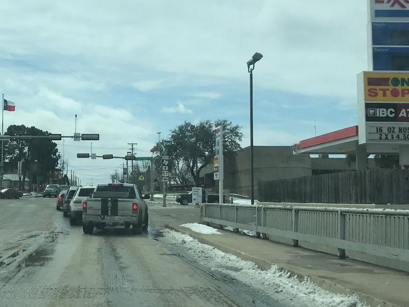 Caos en Eagle Pass por falta de energía eléctrica tras tormenta invernal, no funcionan semáforos y tiendas están cerradas (video)
