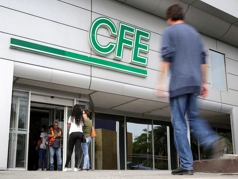 CFE ha restablecido servicio al 99.70% de usuarios, 89 mil aún no tienen electricidad: AMLO