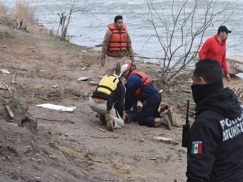 Muere niño ahogado en el Río Bravo, la corriente arrastra a su hermana y sus padres que fueron rescatados