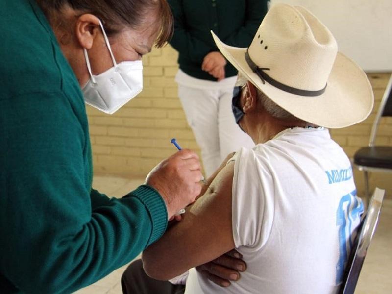 Avanza aplicaci&oacute;n de vacuna contra el COVID a adultos mayores en Coahuila