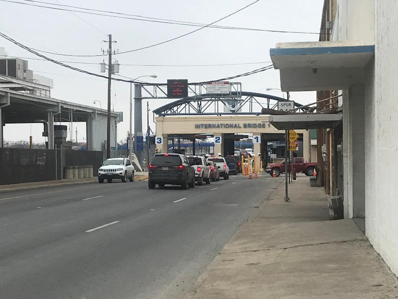 Comerciantes de Eagle Pass esperanzados en que terminen en abril las restricciones en puentes 