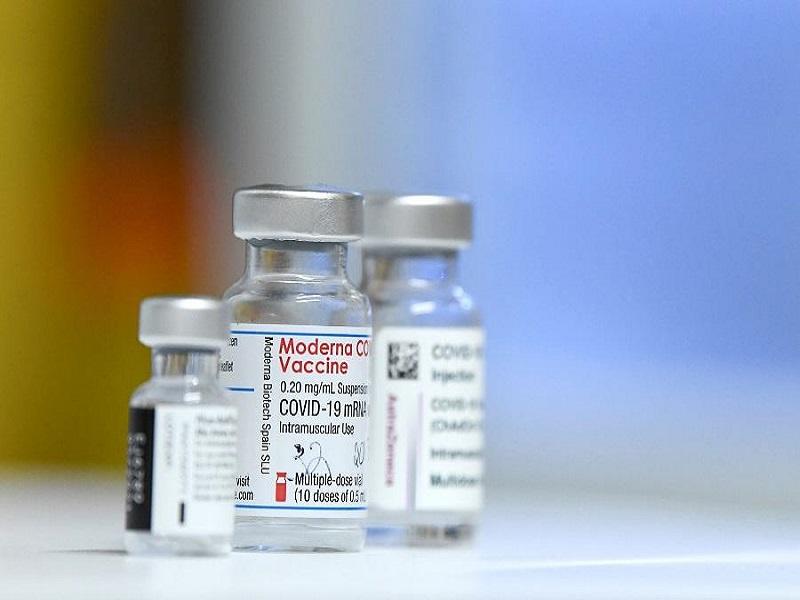 Moderna desarrolla vacuna de refuerzo contra variante sudafricana de COVID-19