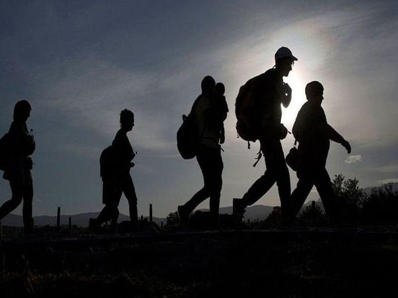 Ingresan primeros migrantes a EU por la frontera de Tamaulipas para solicitar asilo
