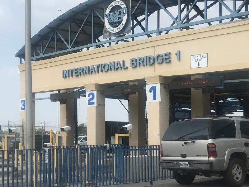 Realiza Eagle Pass encuesta entre usuarios de puentes internacionales para mejorar atención (video)