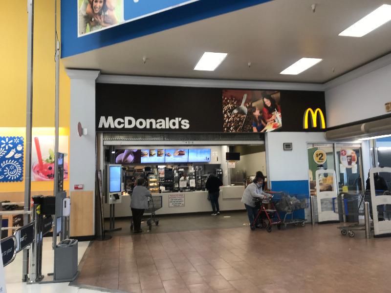 Cierra el restaurante McDonalds ubicado a la entrada de Walmart en Eagle Pass 