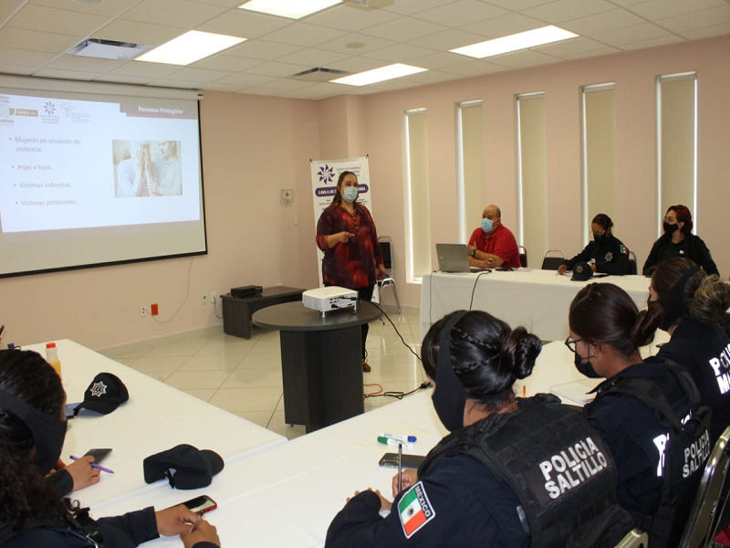 Capacita Centro de Justicia y Empoderamiento a mujeres policías 