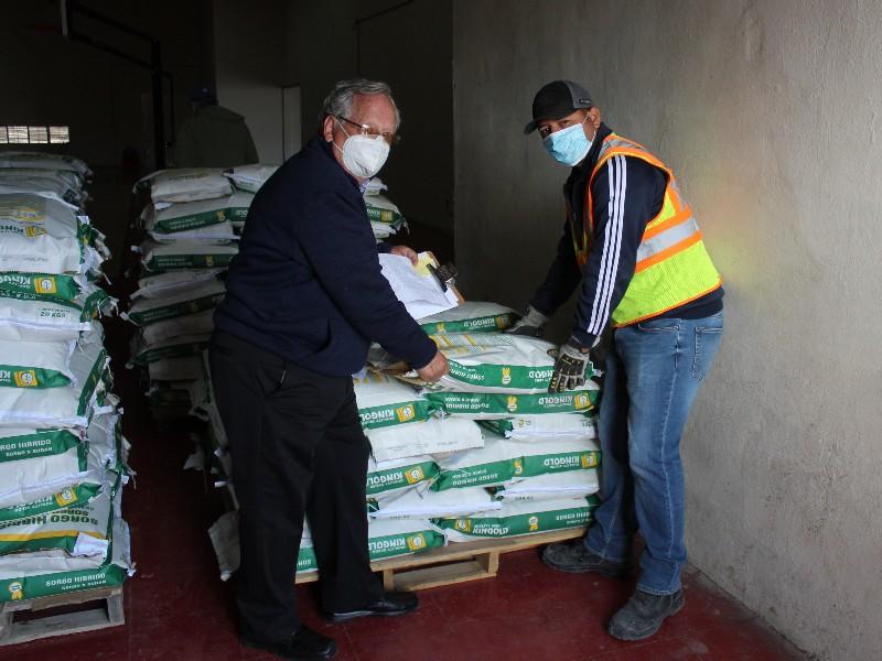 Entregan semilla de sorgo subsidiada a productores y ejidatarios en Allende