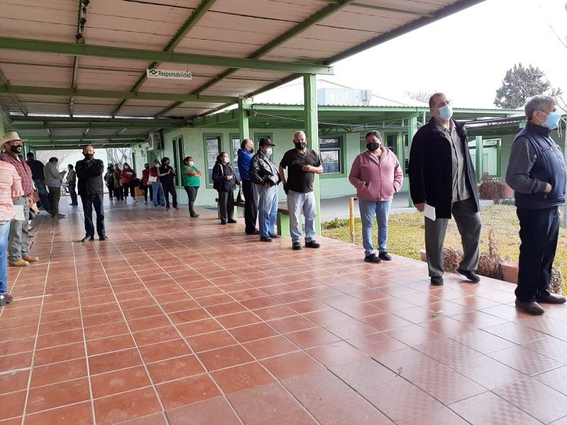 Piden a adultos mayores no acudir tan temprano a m&oacute;dulos donde les aplicar&aacute;n la vacuna antiCovid (video)