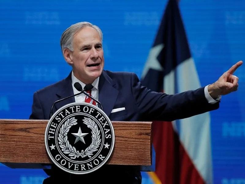 Gobernador de Texas bloquea intentos de Biden para hacer pruebas Covid-19 a inmigrantes y luego los culpa de propagar el virus