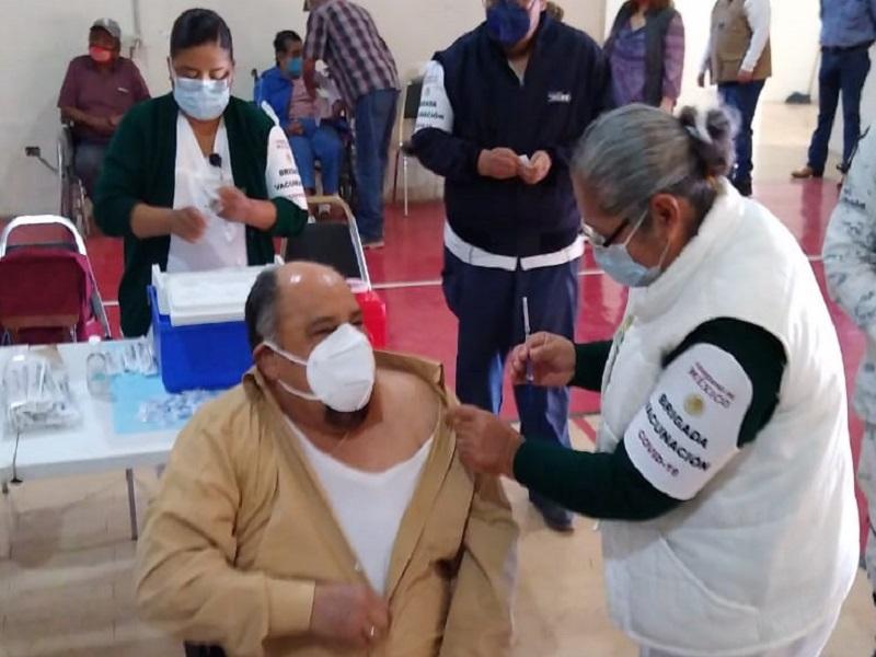 Adultos mayores de Allende esperaban con ansias la llegada de la vacuna contra el COVID-19