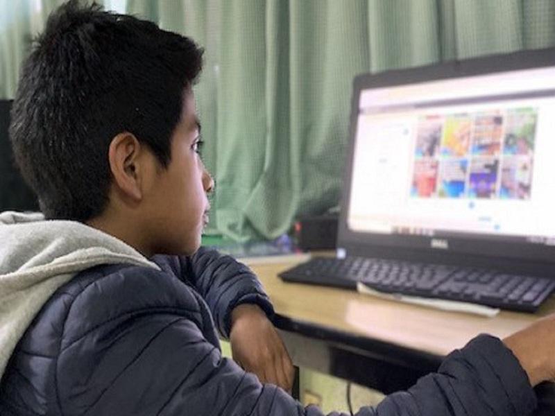 Pone secundaria saldo a celulares de alumnos para que puedan conectarse a clases en l&iacute;nea