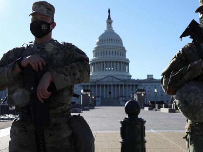 FBI descubre llamada entre asaltante al Capitolio y persona cercana a Trump