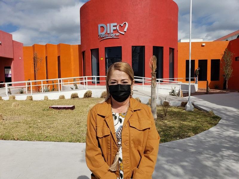 Hemos avanzado en erradicar la desigualdad, pero es m&aacute;s dif&iacute;cil cuando la mujer no se prepara estudiando: Presidenta del DIF