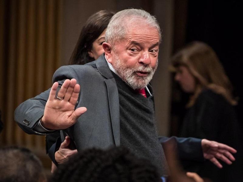 Juez anula todas las sentencias contra Lula y abre camino para que se postule a la presidencia