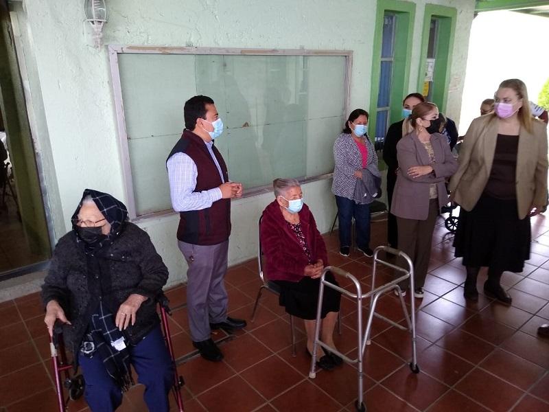 Recibe Mar&iacute;a Guerrero G&oacute;mez primera dosis de la vacuna anti-Covid, tiene 101 a&ntilde;os