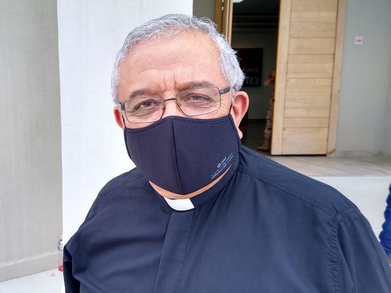 Se vacunar&aacute;n contra el COVID-19 el obispo de Piedras Negras, el padre Pepe y el padre Renovato