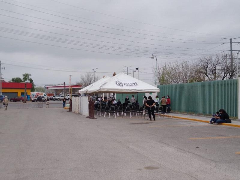 Vacunaci&oacute;n contra el COVID-19 se desarrolla considerando primero a los adultos de mayor edad