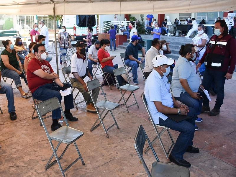 Coahuila a&uacute;n no contempla vacunar a maestros contra el Covid-19 como en Campeche: Salud (video)