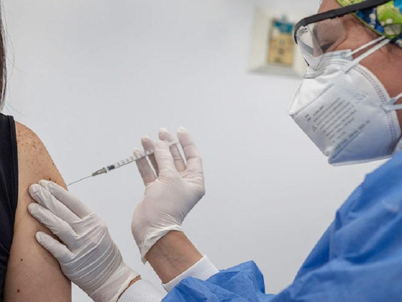 Avanza aplicaci&oacute;n de dosis antiCovid a adultos mayores en Coahuila