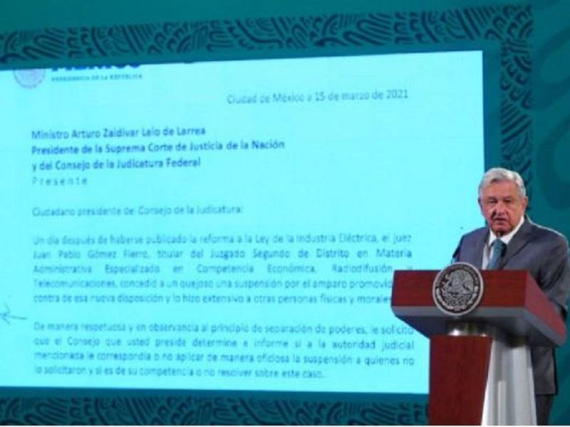 AMLO pide a la Corte investigar a juez por amparos contra su reforma el&eacute;ctrica; lo har&aacute;n si encuentran elementos