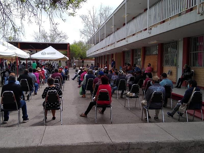 Ofrecen atenci&oacute;n psicol&oacute;gica a adultos mayores que acuden a vacunarse, algunos presentan ansiedad y depresi&oacute;n por pandemia