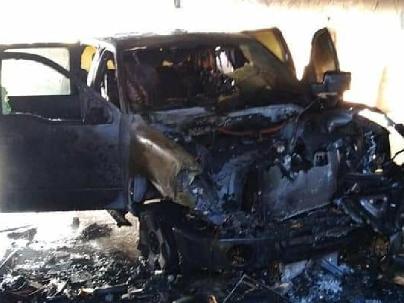 Las llamas terminan con una pickup en Nava, los daños son cuantiosos 