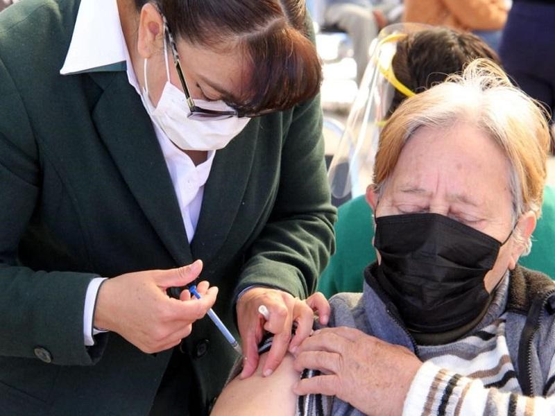 Reportan avance de vacunaci&oacute;n antiCovid en municipios de Coahuila