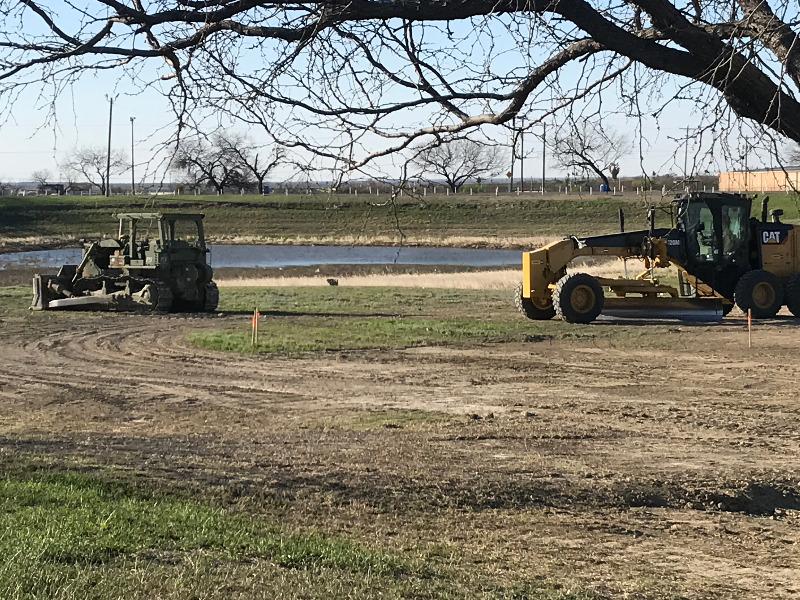 Inici&oacute; la construcci&oacute;n del anfiteatro en el lago del Condado de Maverick, invertir&aacute;n 2.5 MDD (video)