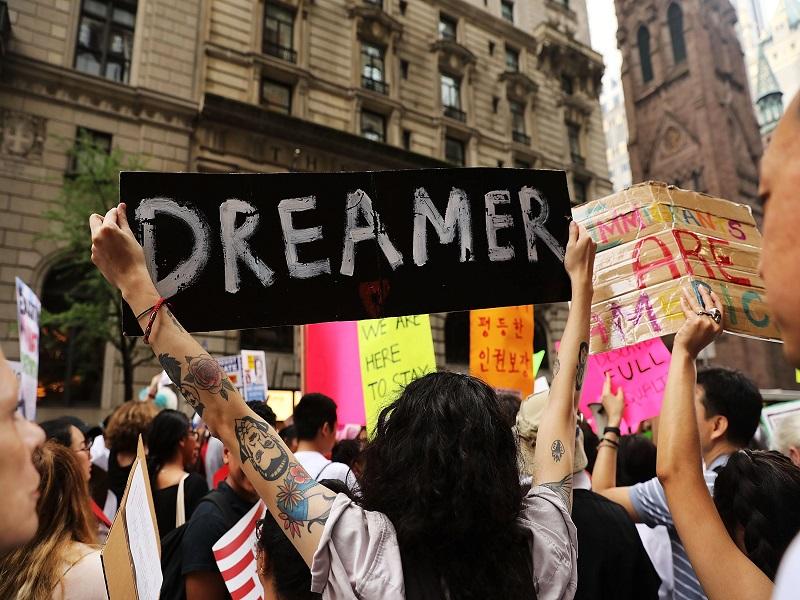 C&aacute;mara de EUA aprueba iniciativas para legalizar a dreamers y trabajadores agr&iacute;colas 