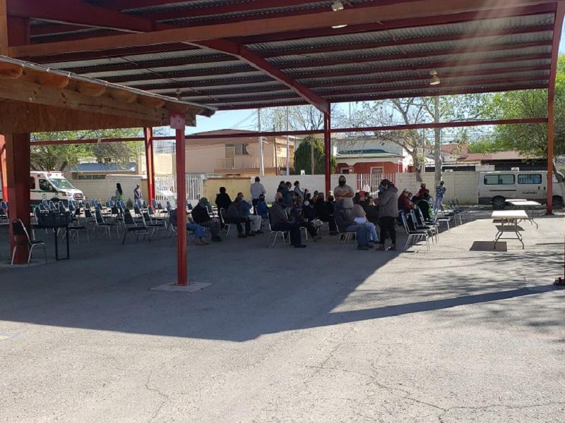 Quedan poco menos de 5 mil vacunas contra el Covid-19 para adultos mayores en Piedras Negras (video)