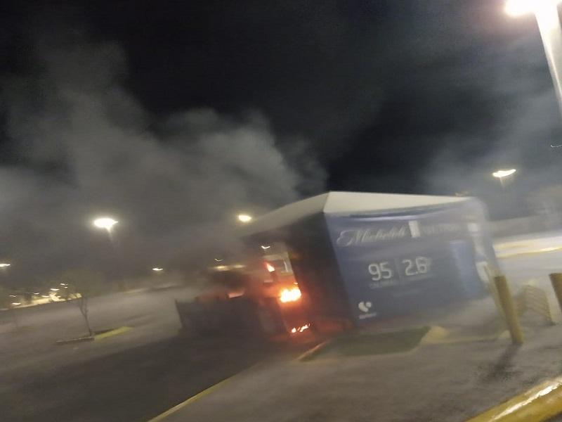 Daños materiales dejó incendio en centro comercial de Piedras Negras