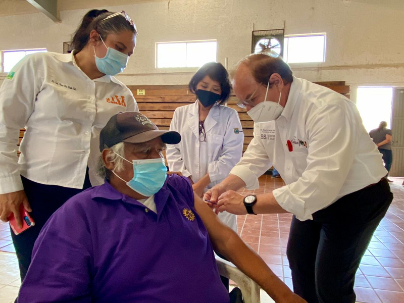 Coahuila ha aplicado casi 80 mil vacunas contra el COVID-19 a adultos mayores en 33 municipios 