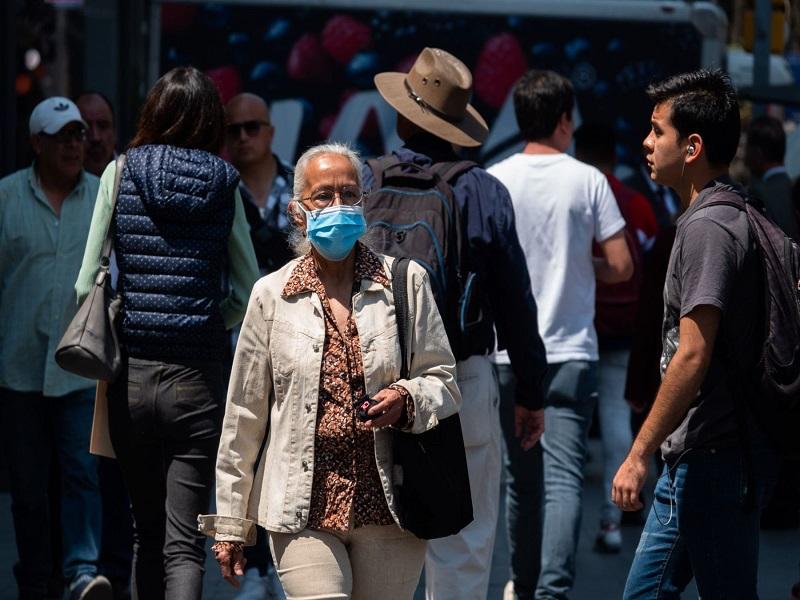 Con apoyo militar se ampl&iacute;a plan de vacunaci&oacute;n, anuncia AMLO