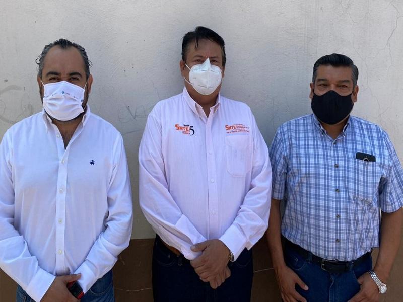 Comisi&oacute;n m&oacute;vil de Pensiones del ISSSTE informa al magisterio de Piedras Negras sobre prestaciones y derechos 