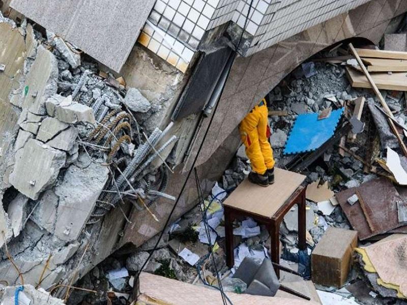 En el Cairo, Egipto, derrumbe de un edificio deja 25 muertos