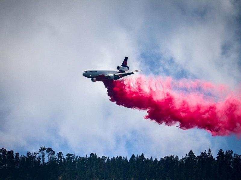 Destaca Coahuila labor del avión DC10 para combatir incendio en la sierra de Arteaga