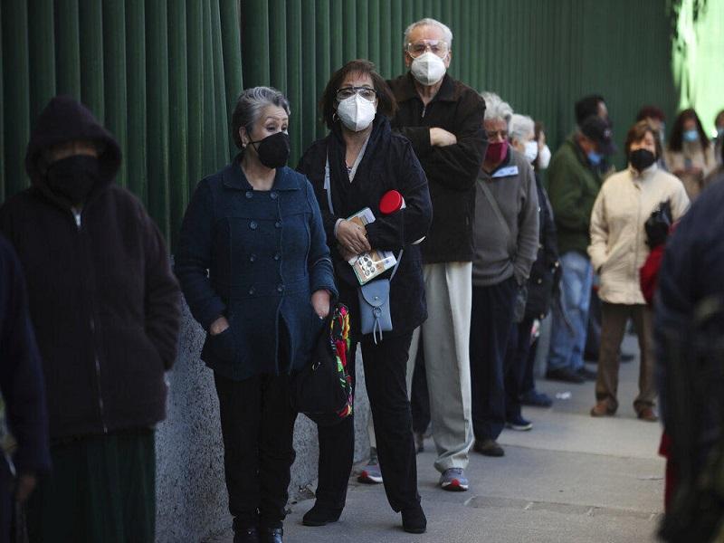 Muertes por COVID-19 en M&eacute;xico aumentan a 202 mil 633, suman 2.4 millones de contagios