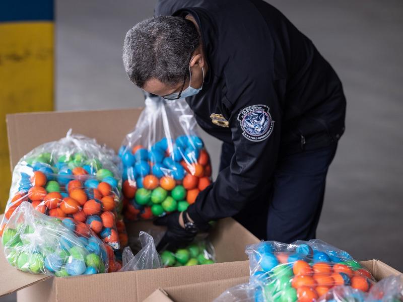 Aduana de Eagle Pass recuerda restricciones para cruzar cascarones de huevo de Pascua