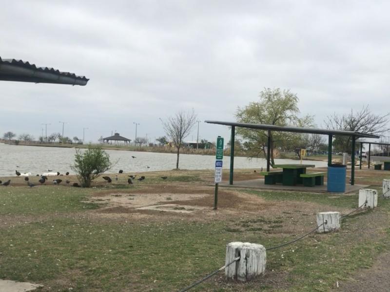 Emiten restricciones para quienes acudir&aacute;n al lago del Condado de Maverick este domingo de Pascua