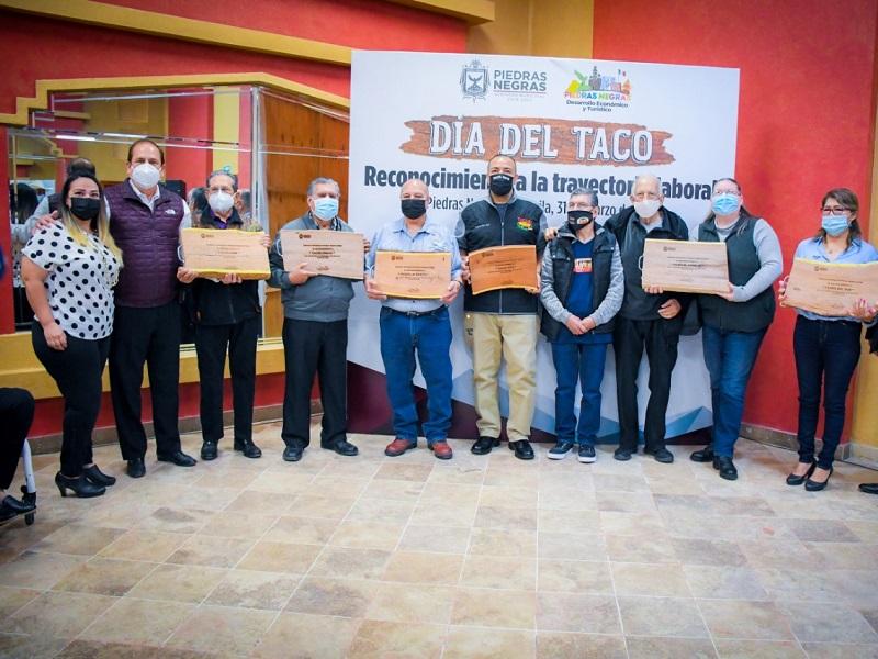 Gobierno Municipal premia a taqueros destacados de Piedras Negras 