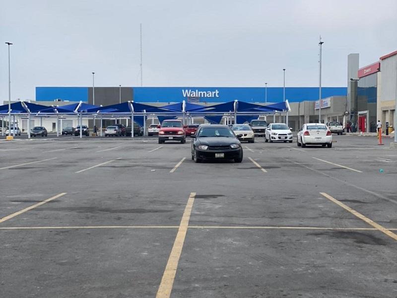 Walmart colocó su anuncio en la nueva tienda que abrirá en mayo, Piedras Negras contará con tres centros comerciales