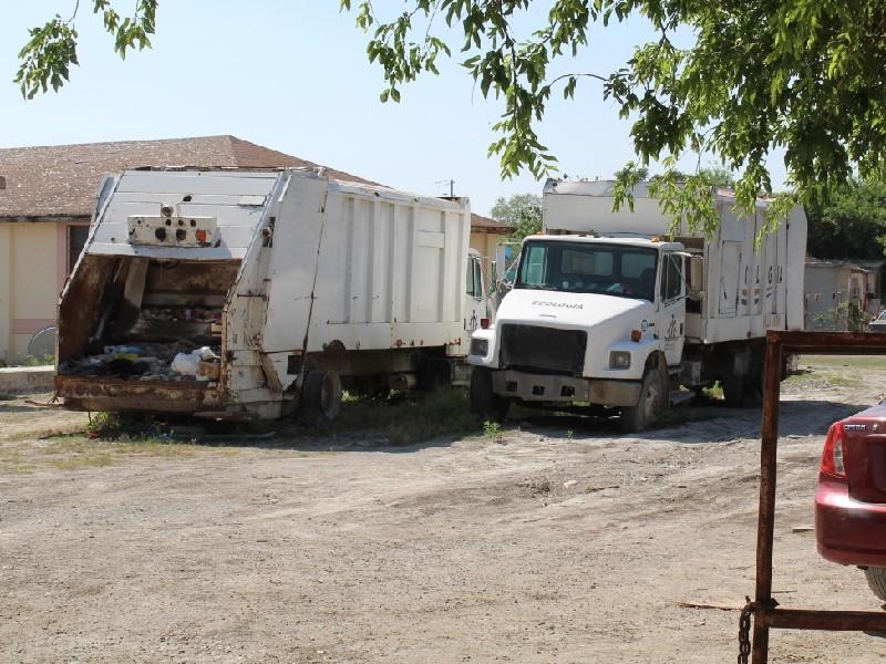 Habitantes de Villa Uni&oacute;n amenazan con quemar o tirar basura frente a la presidencia ante falta de servicio de recolecci&oacute;n 
