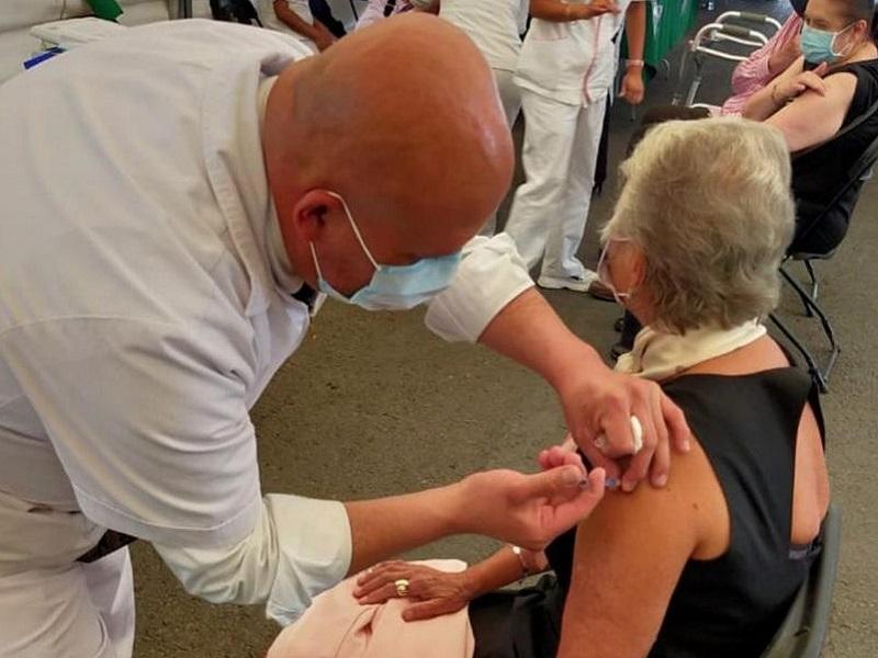 Olga S&aacute;nchez Cordero recibe segunda dosis de la vacuna contra el COVID-19