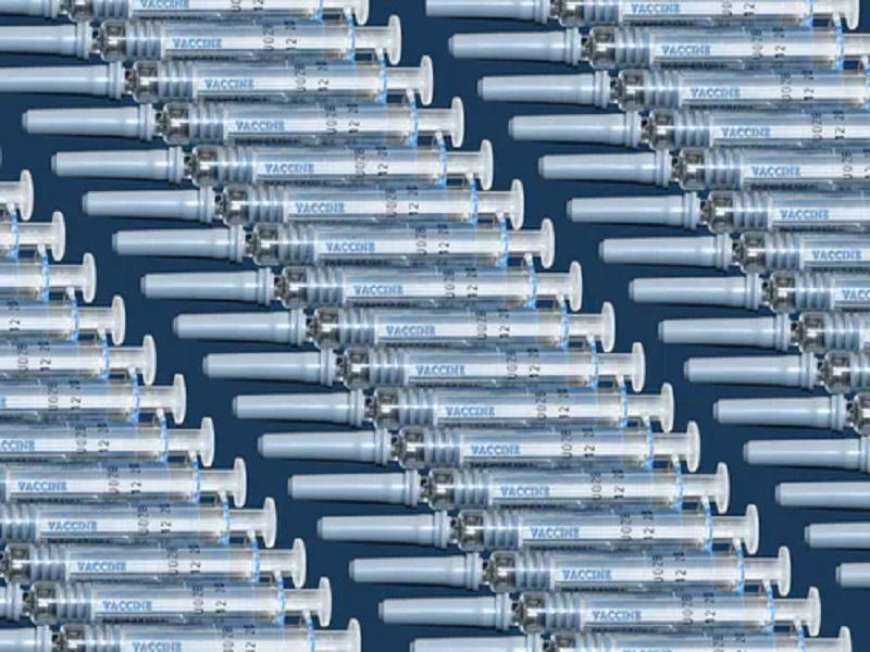 Se desacelera demanda de vacunas antiCovid en EUA, sobran dosis y en M&eacute;xico hacen falta: Bloomberg