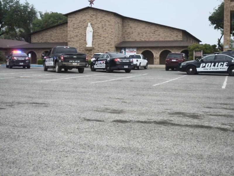 Arrestan a mujer por conducta agresiva dentro de una iglesia en Eagle Pass