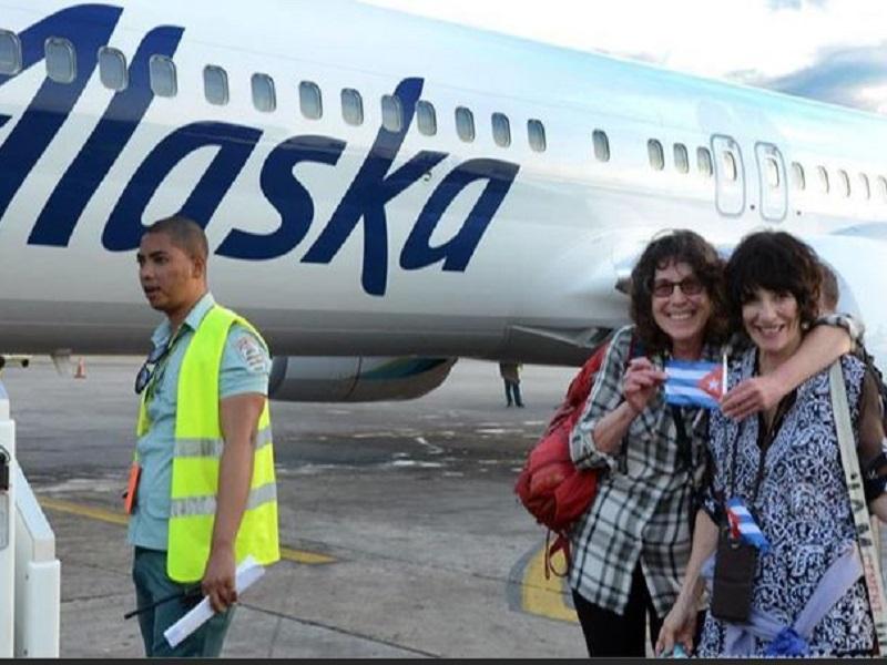 Alaska aplicará vacunas contra covid-19 a turistas a partir de junio