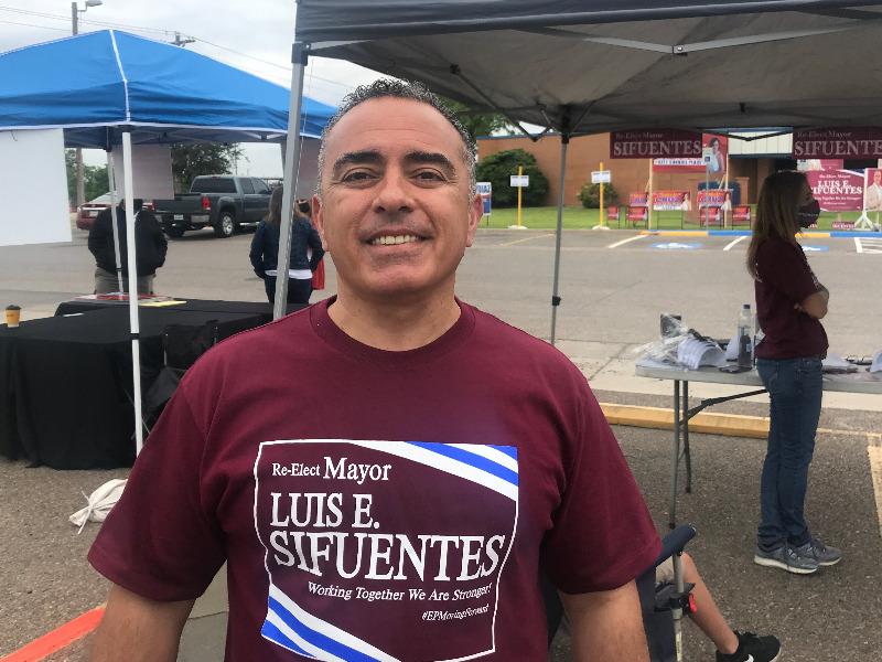He tenido dedicaci&oacute;n y compromiso para trabajar por Eagle Pass, dice Luis Sifuentes en busca de la reelecci&oacute;n como Mayor (video)