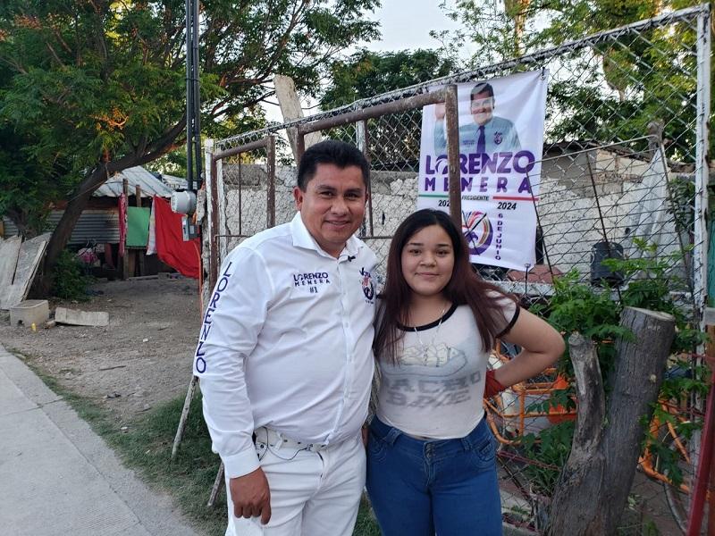 Lorenzo Menera recorre la colonia Bravo, ofrece no autorizar m&aacute;s tiendas de conveniencia en Piedras Negras