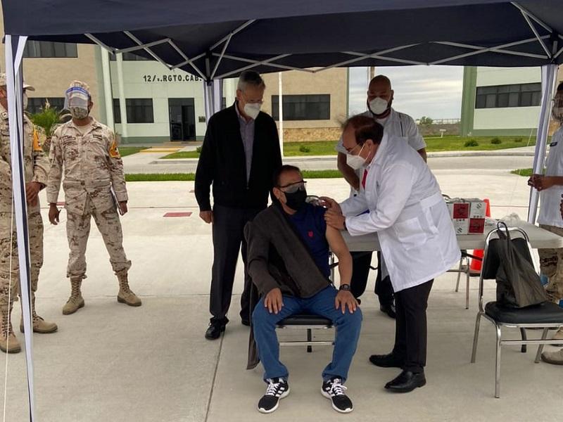 M&aacute;s de 19 mil trabajadores de la educaci&oacute;n en Coahuila recibieron la vacuna antiCovid en la primera jornada