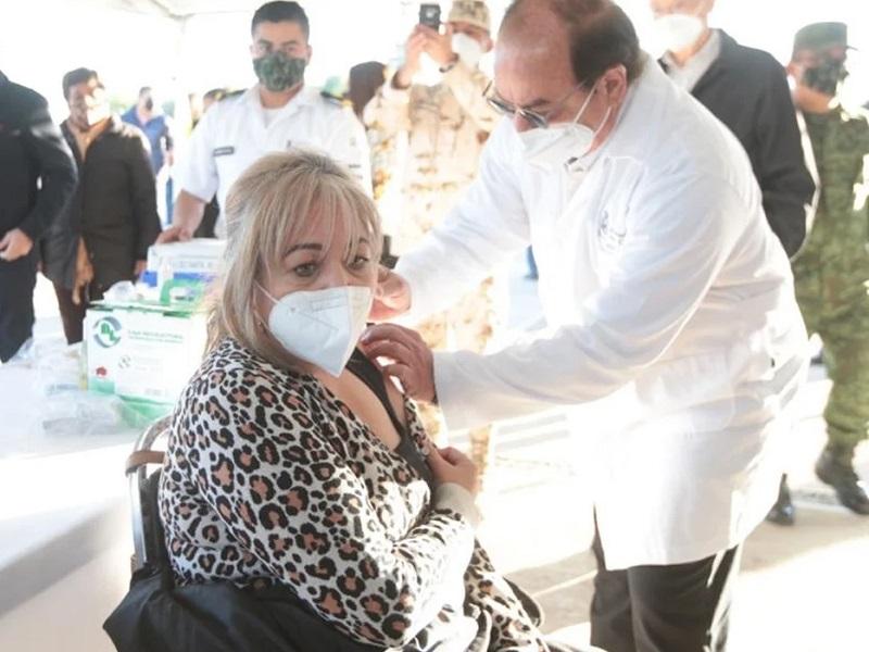 En tres semanas maestros de Coahuila tendr&aacute;n inmunidad contra el COVID-19, y si el sem&aacute;foro sigue verde es probable regresar a las aulas de forma gradual: Roberto Bernal